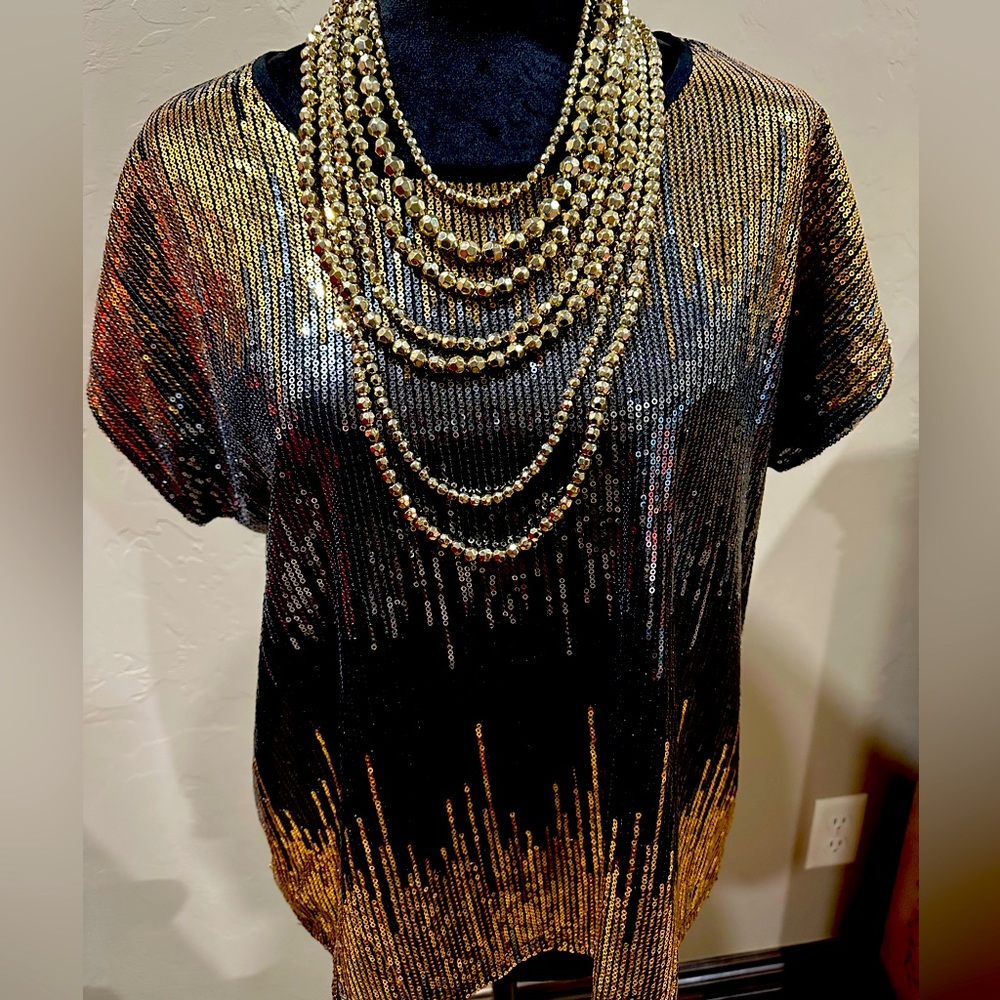 Lavish sequin top with necklace Size Large